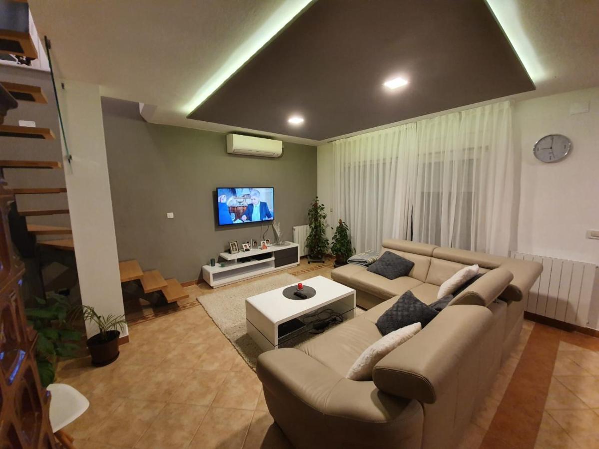 Holiday Home Nikol Pula Exterior foto