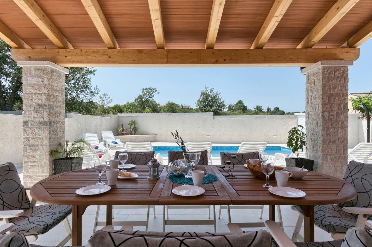 Holiday Home Nikol Pula Exterior foto