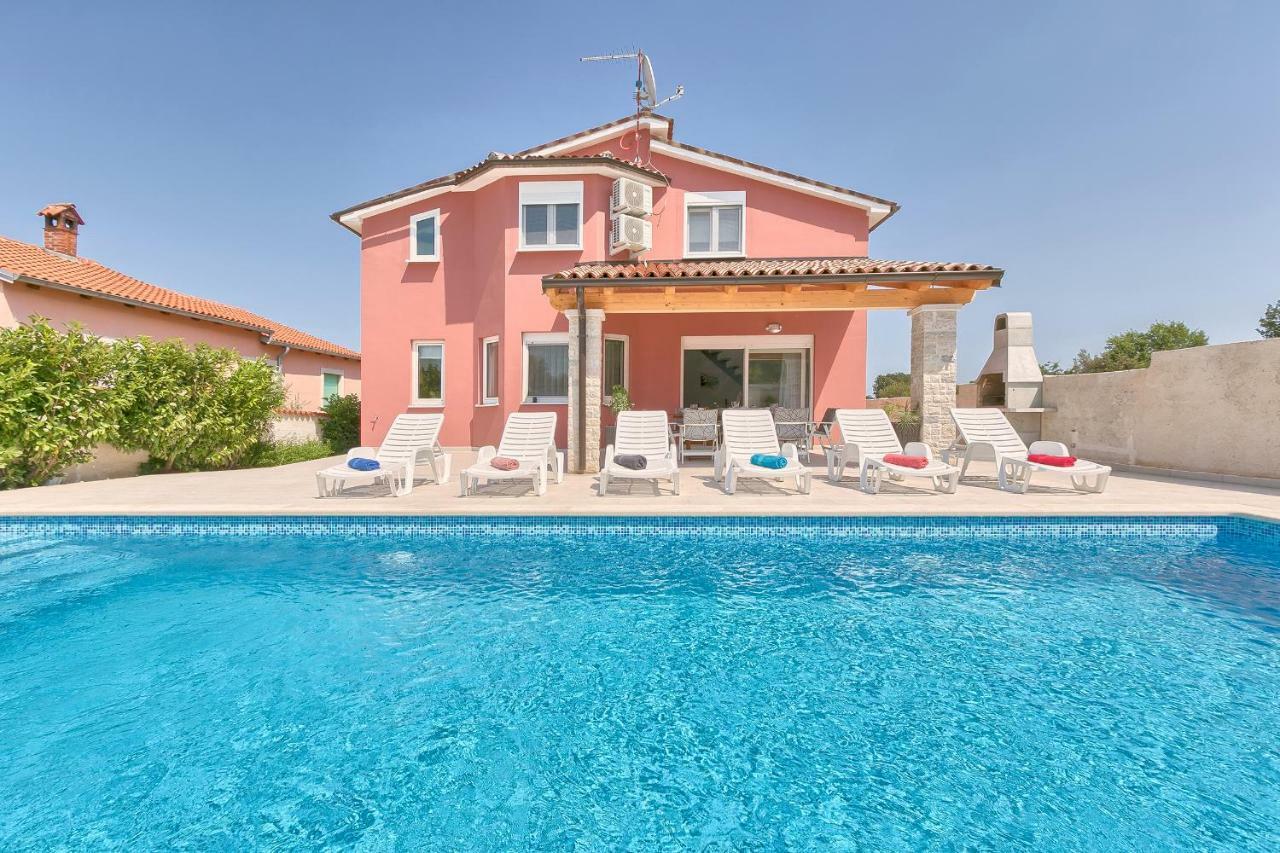 Holiday Home Nikol Pula Exterior foto