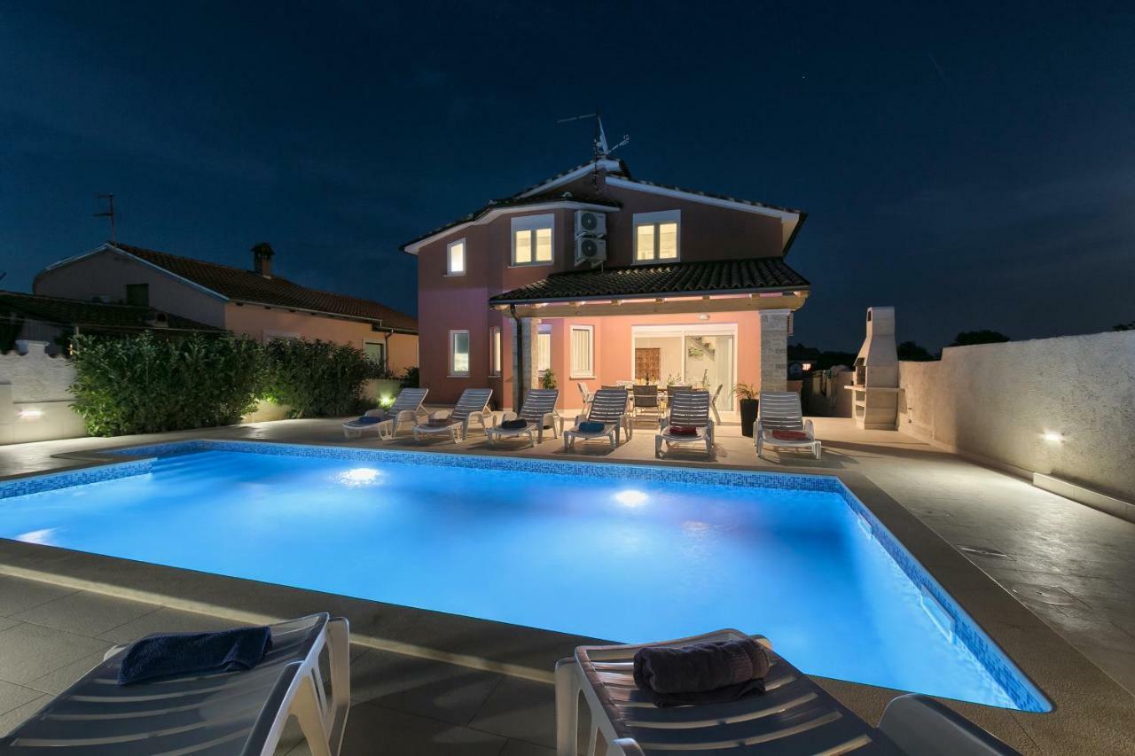 Holiday Home Nikol Pula Exterior foto