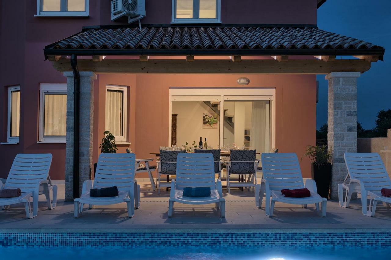 Holiday Home Nikol Pula Exterior foto
