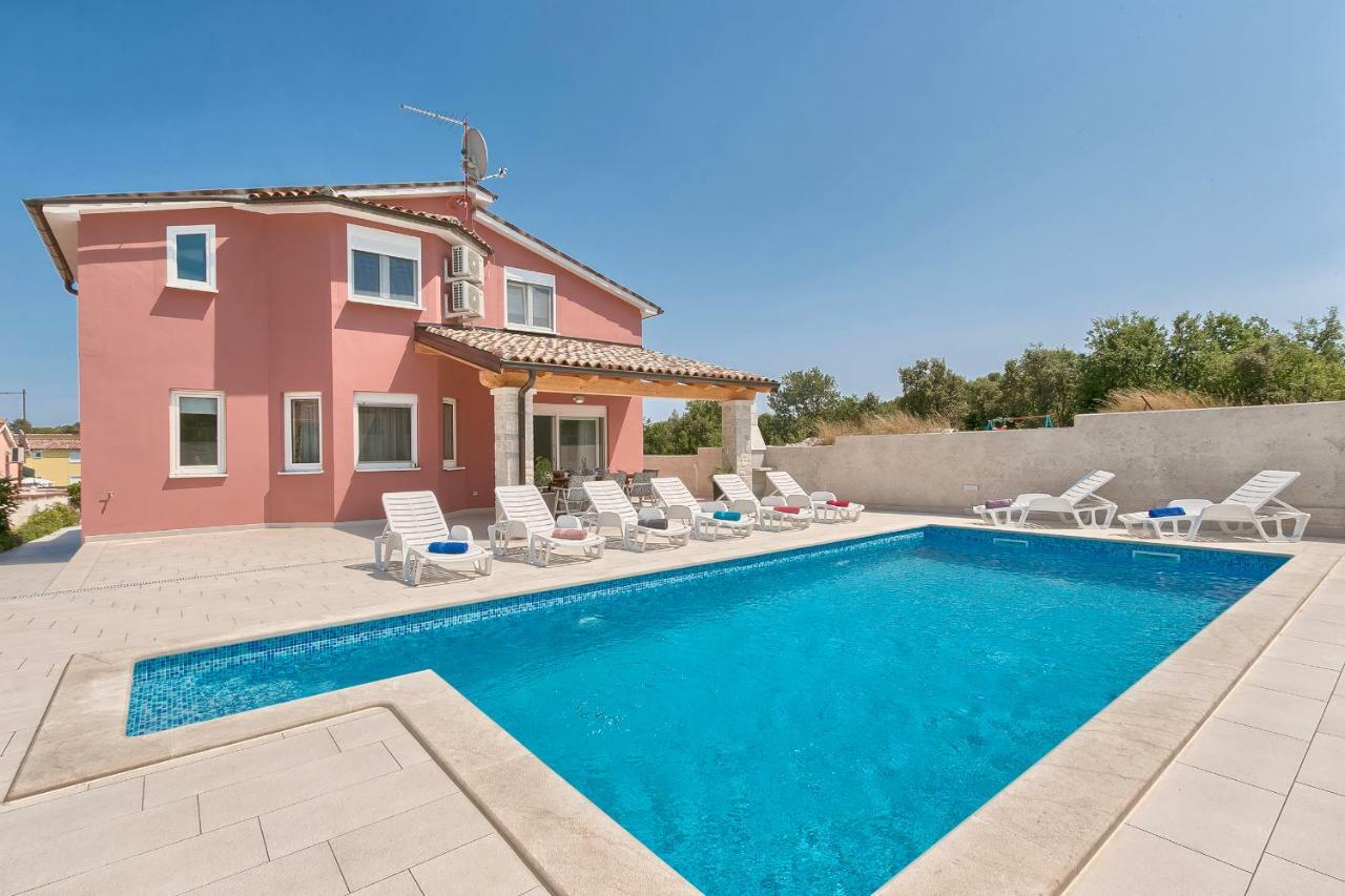 Holiday Home Nikol Pula Exterior foto
