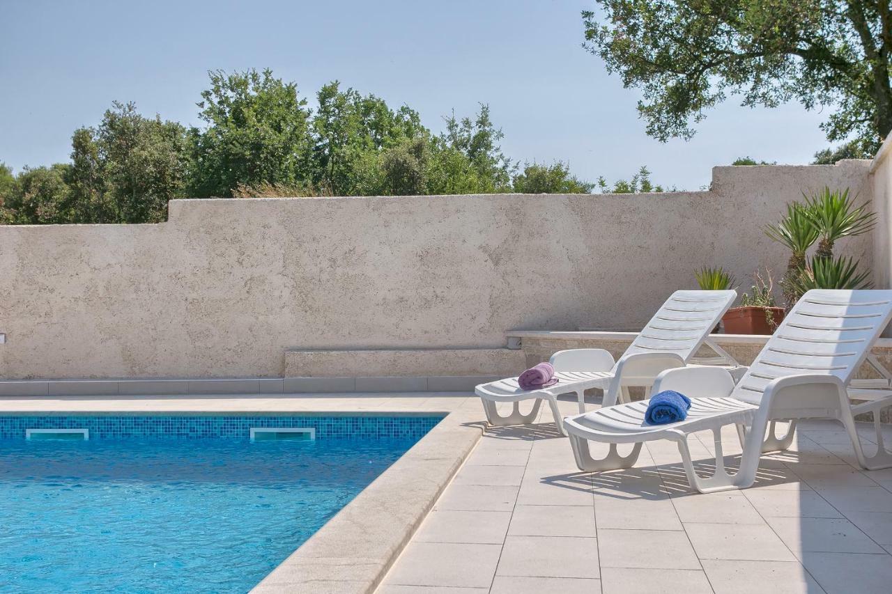 Holiday Home Nikol Pula Exterior foto